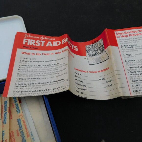 Johnson and johnson Compact Travel First Aid Box - Picture 3 of 6